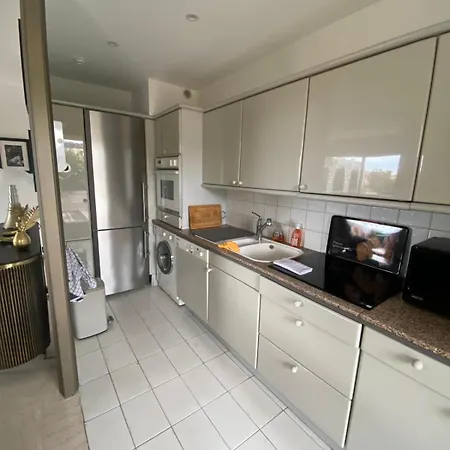 Sur Le Toit Au Centre De * Cannes