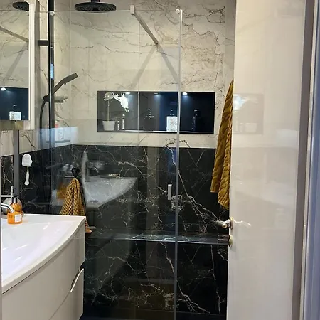 Sur Le Toit Au Centre De * Cannes